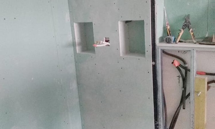 Création de deux niches dans une douche aux Arcs